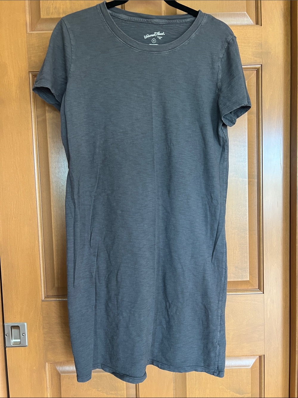 Universal Thread Dark Charcoal Crewneck T-Shirt Dress